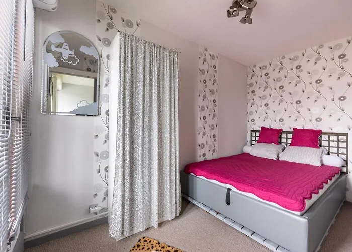 Le Pavillon - A 30 M De La